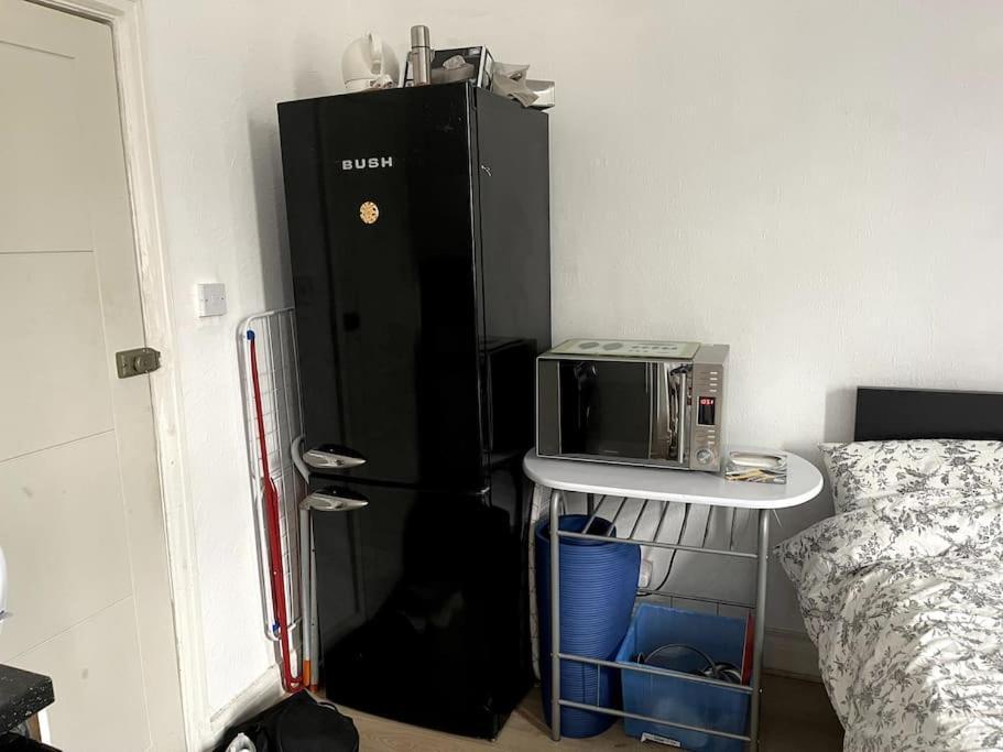 Studio Flat London Finchley Rd Nw11 Exterior photo