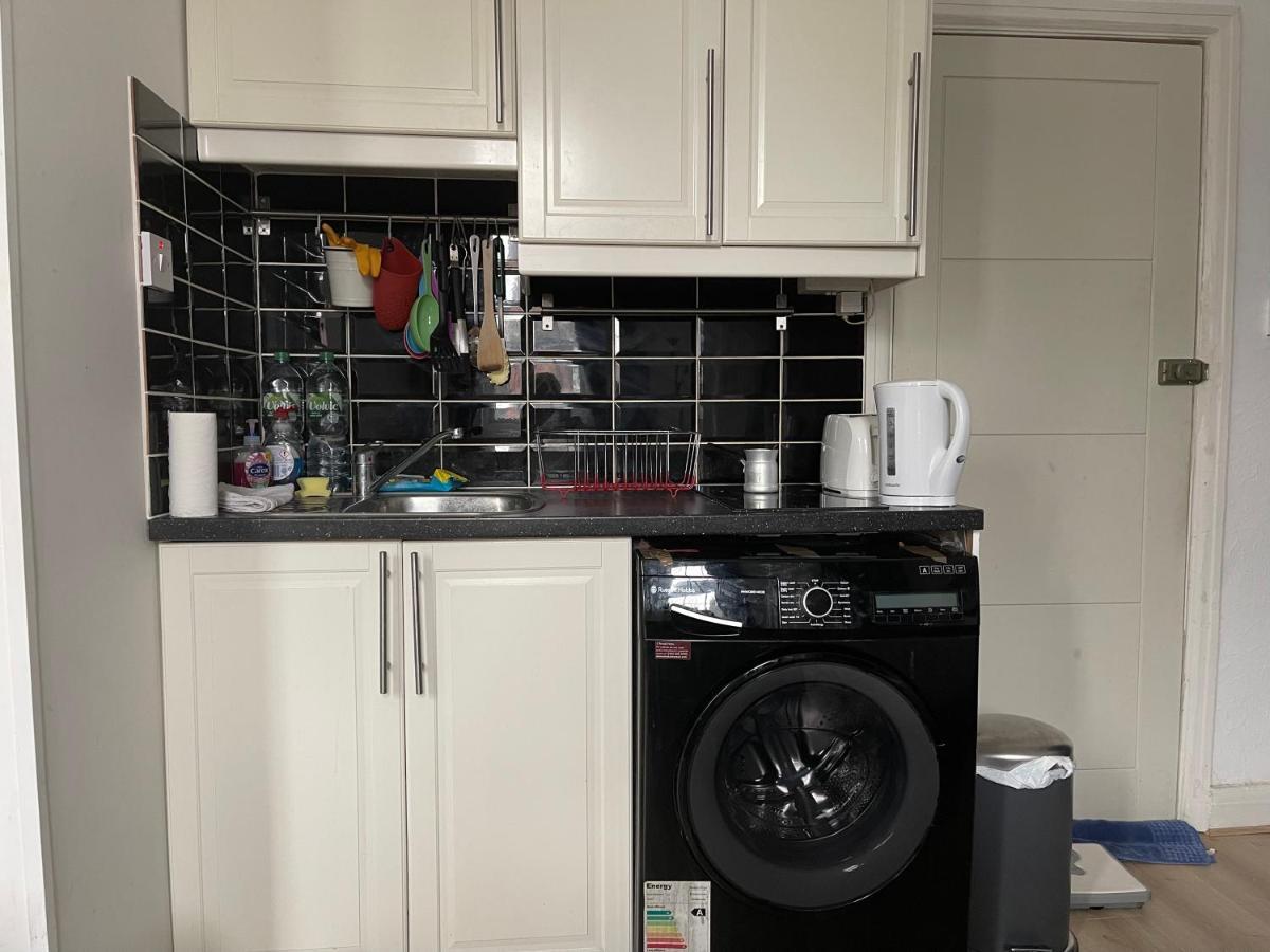 Studio Flat London Finchley Rd Nw11 Exterior photo